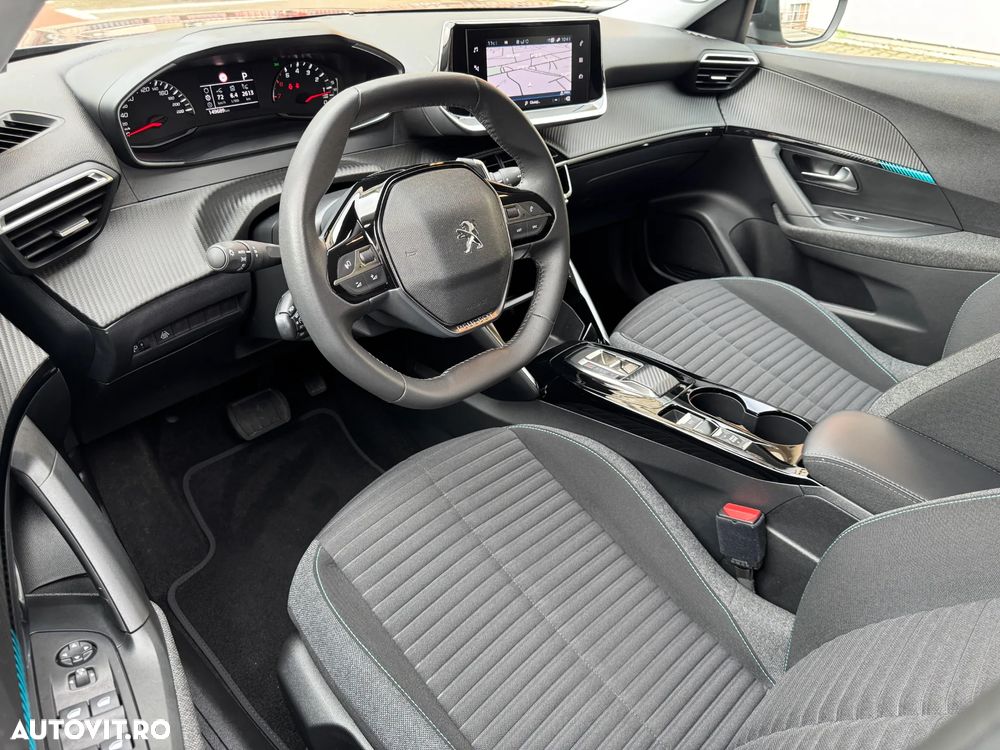 Peugeot 2008 PureTech 130 EAT8 Allure Pack - 11