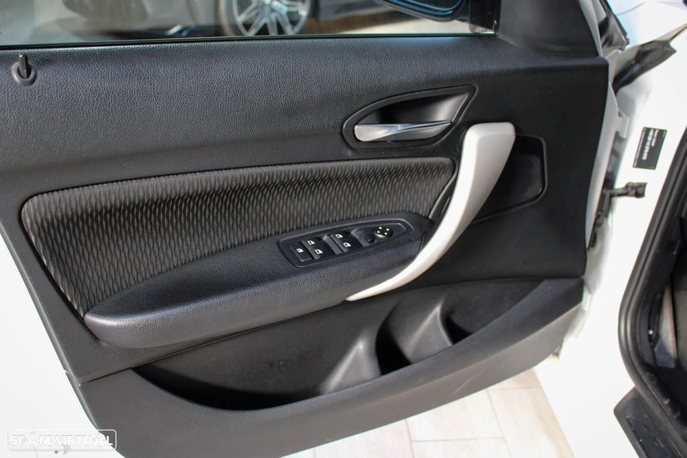 BMW 116 d EfficientDynamics Edition Sport Line - 24