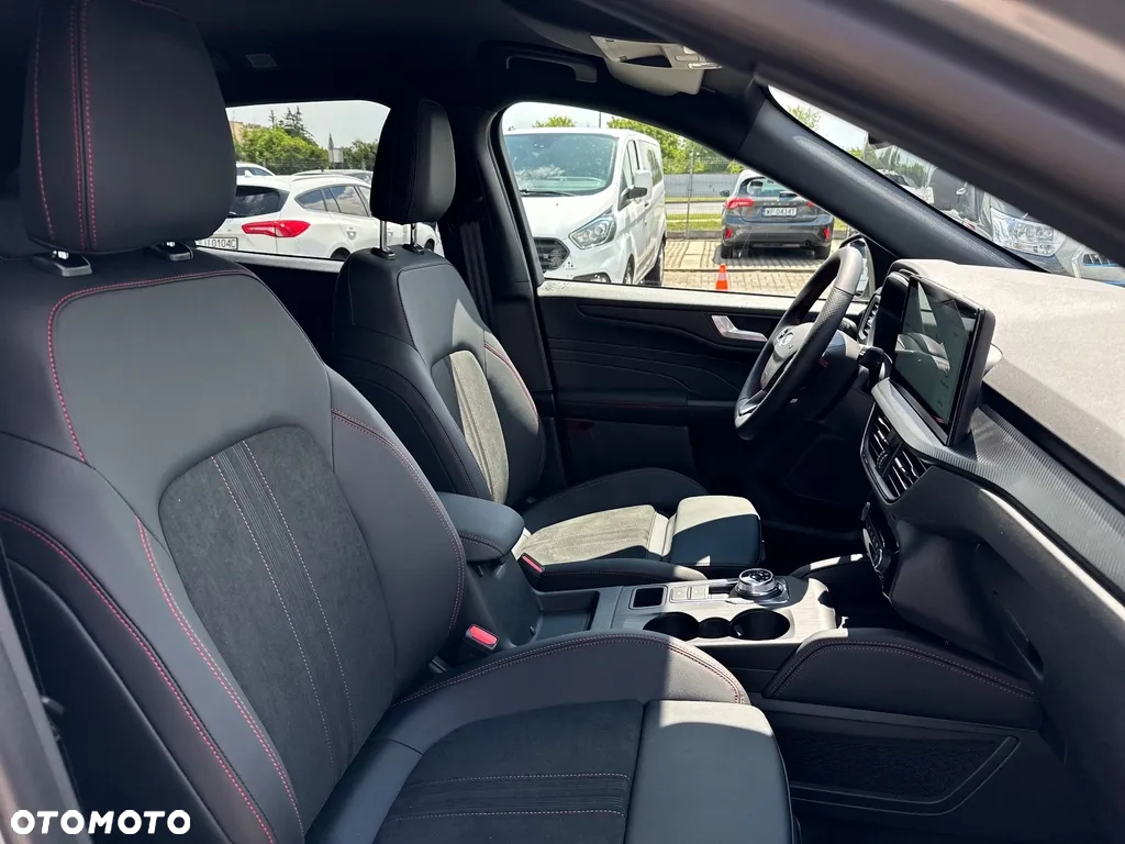 Ford Kuga 2.5 FHEV AWD ST-Line X eCVT - 19