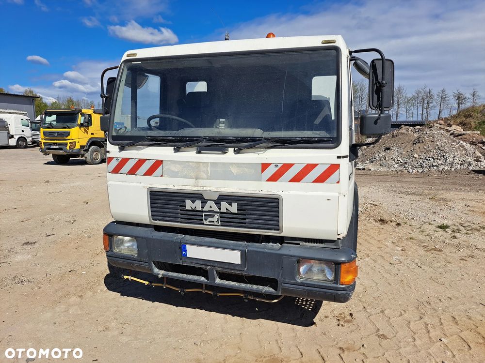 ZAMIATARKA POJAZD SPRZĄTAJĄCY MAN 10.63 - 3