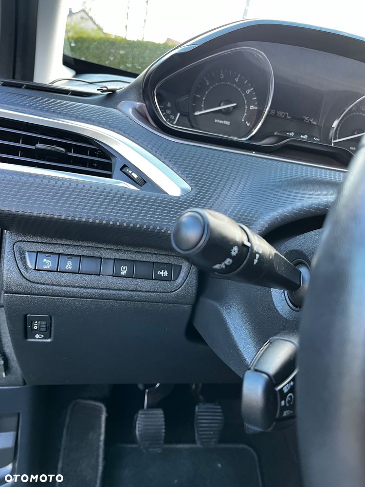 Peugeot 2008 - 12