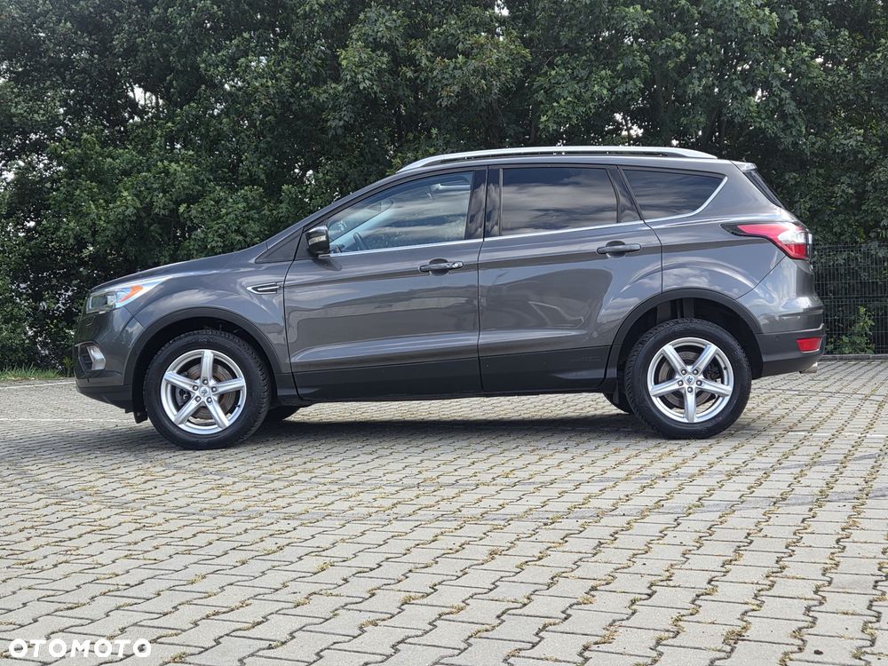 Ford Kuga 2.0 TDCi 2x4 Titanium - 25