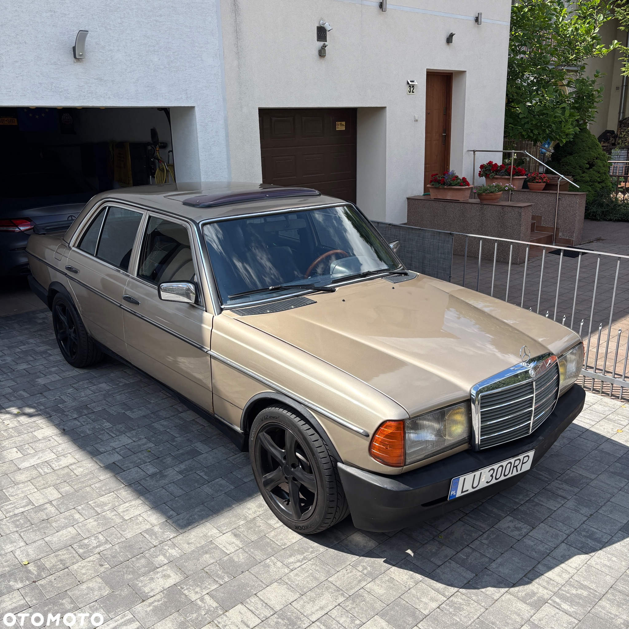 Mercedes-Benz W123 - 2