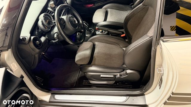 MINI Cooper Standard - 17