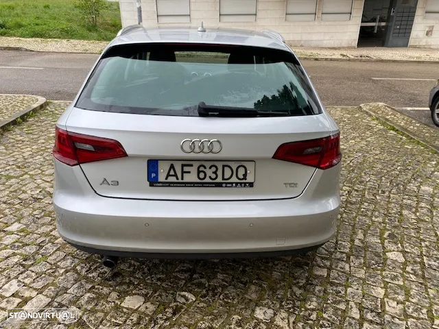 Audi A3 Sportback 1.6 TDI DPF Ambiente - 11