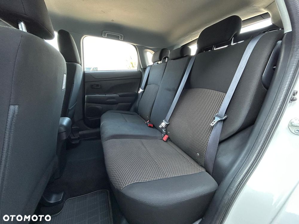 Mitsubishi ASX 1.6 Inform - 18