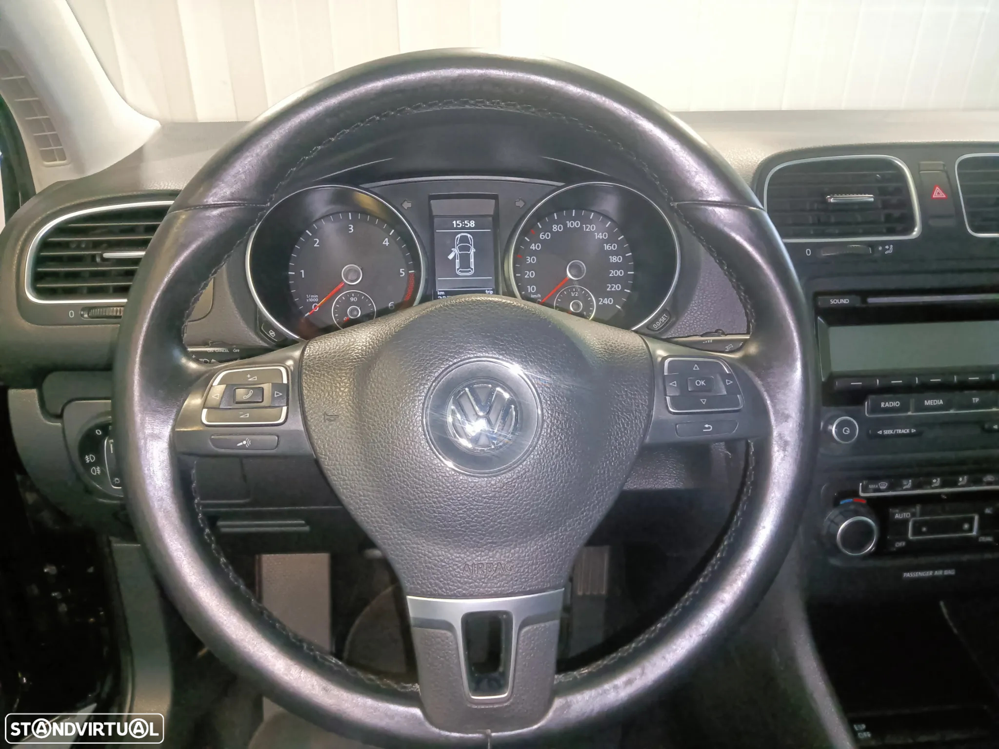 VW Golf 1.6 TDi Confortline - 16