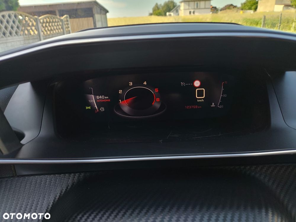 Peugeot 208 BlueHDi 100 Allure - 27