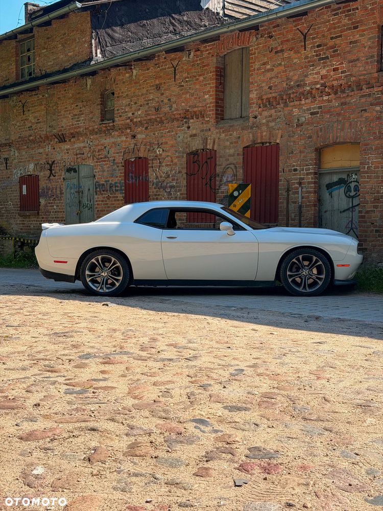 Dodge Challenger 5.7 R/T - 2