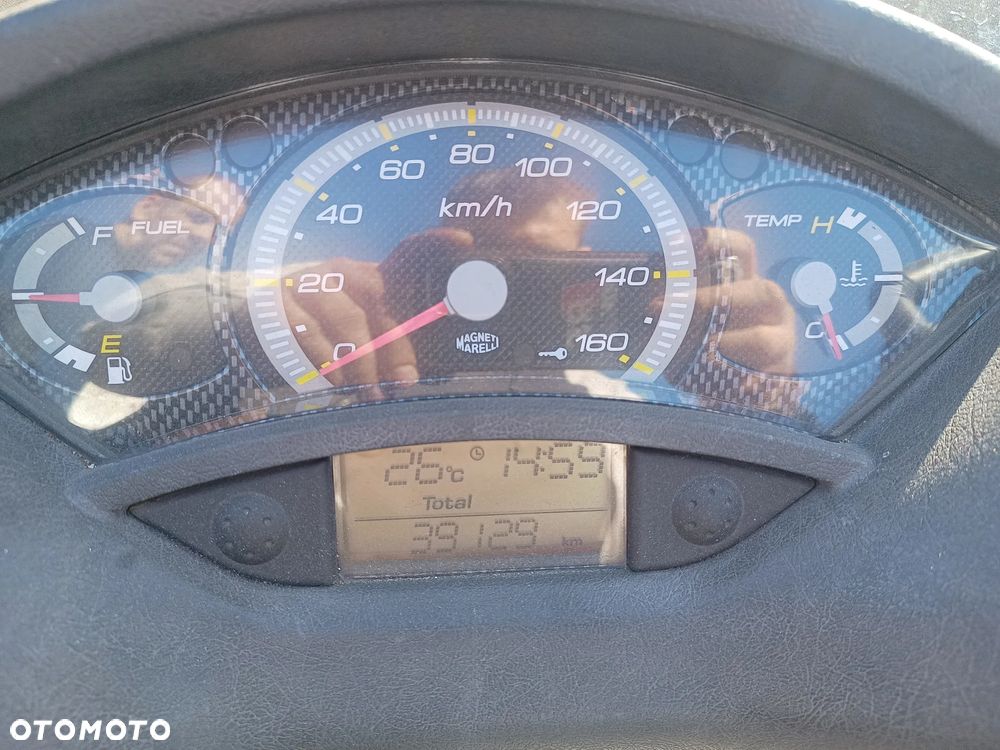 Yamaha X-max - 5