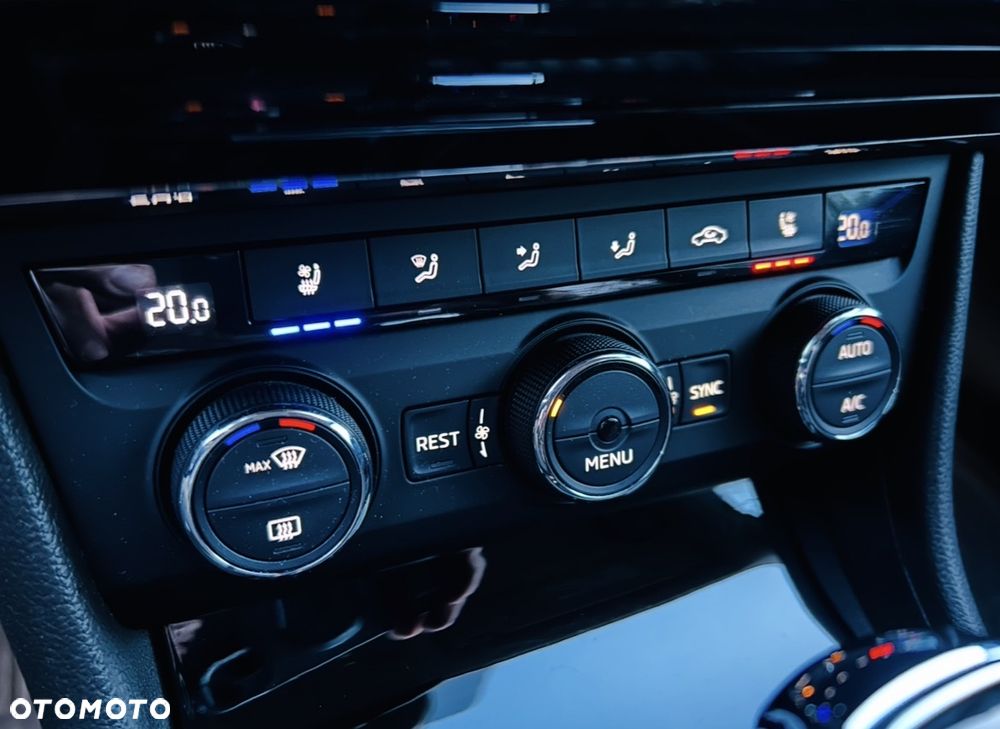 Skoda Superb 2.0 TDI L&K DSG - 21