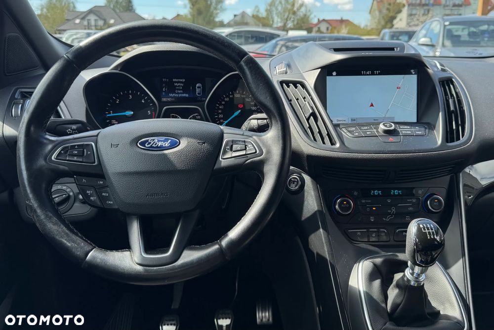 Ford Kuga 1.5 TDCi 2x4 ST-Line - 18