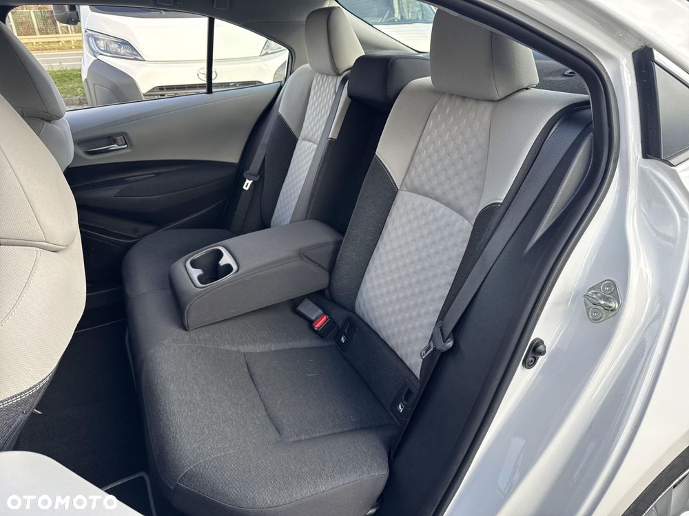 Toyota Corolla 1.8 Hybrid Comfort - 23