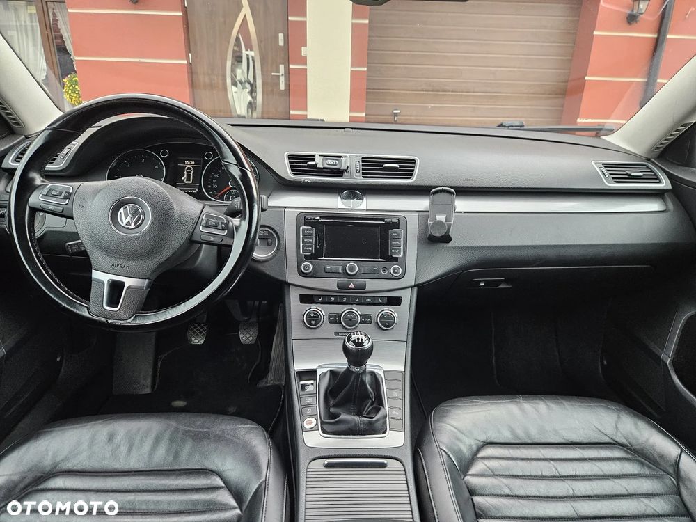 Volkswagen Passat 2.0 TDI Comfortline - 11
