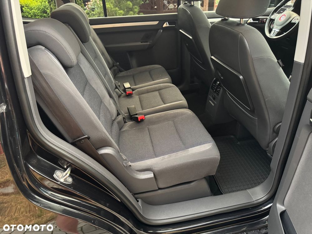 Volkswagen Touran 1.6 TDI DPF BlueMotion Technology STYLE - 26