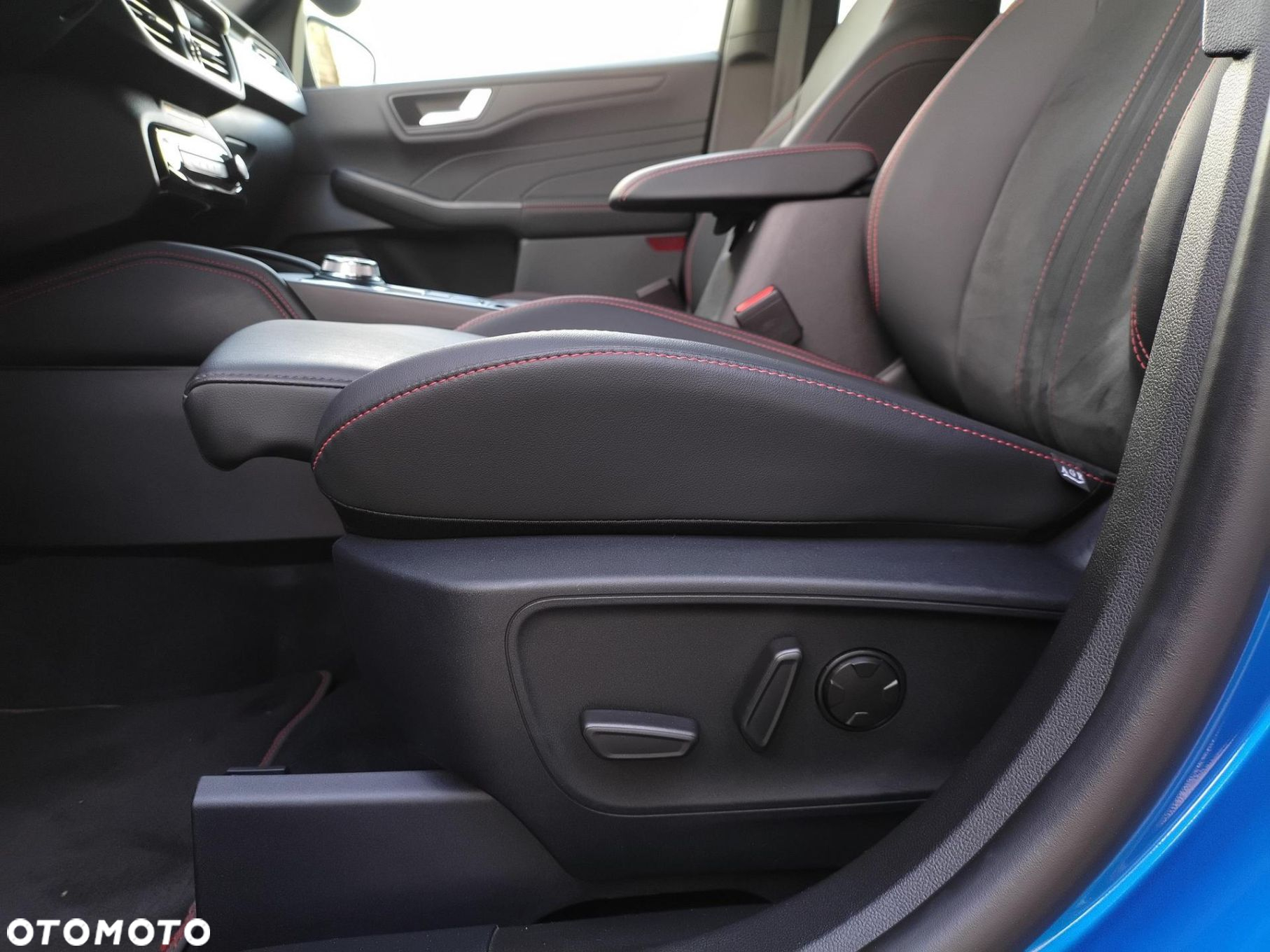 Ford Kuga 2.5 FHEV AWD ST-Line X eCVT - 27