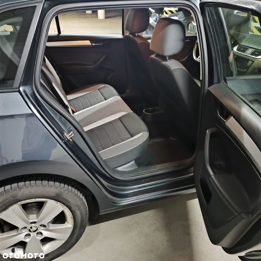 Skoda RAPID 1.0 TSI Ambition - 17