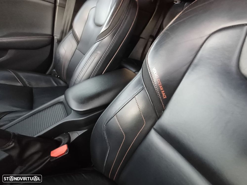 Volvo V40 D2 Ocean Race - 14