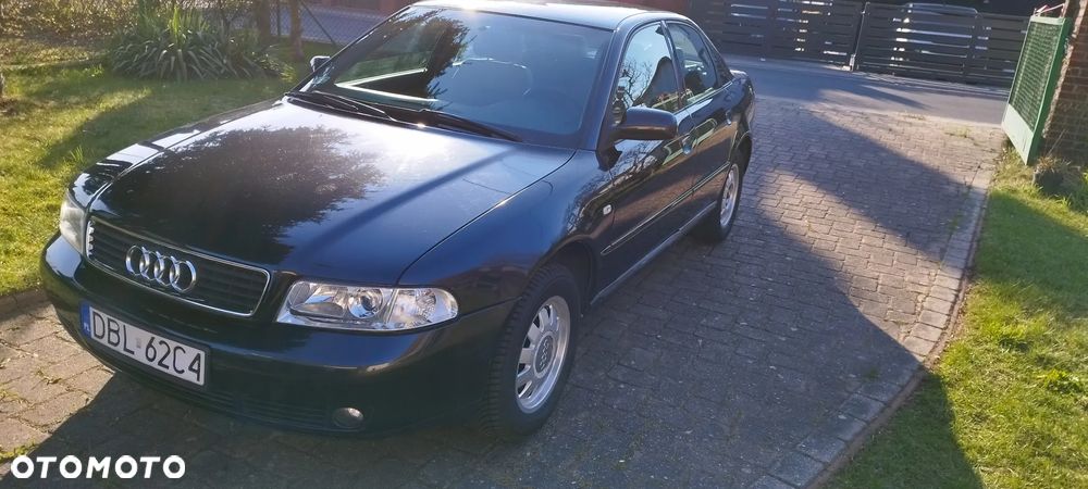 Audi A4 Limousine 1.6 - 5