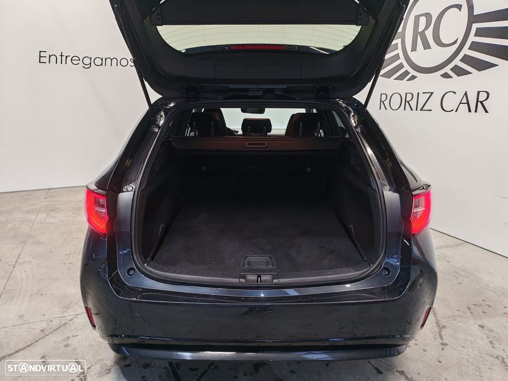 Toyota Corolla Touring Sports - 12
