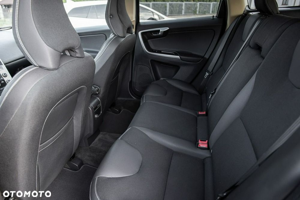 Volvo XC 60 2.4D AWD Summum - 7