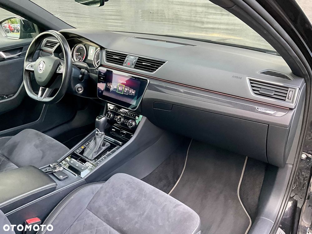 Skoda Superb 2.0 TDI DSG Sportline - 35