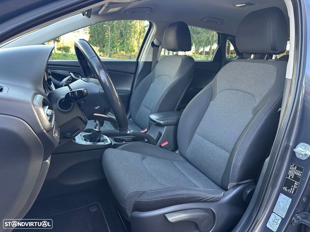 Hyundai i30 1.6 CRDI STyle Plus - 5