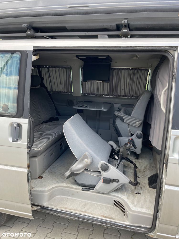 Volkswagen Multivan - 12