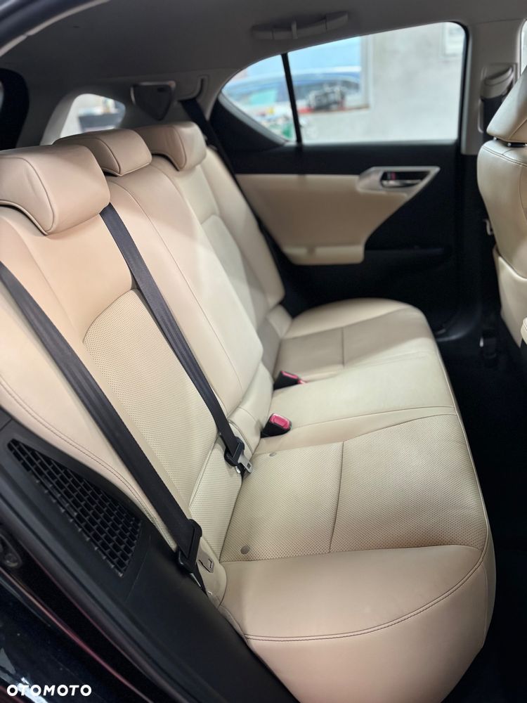 Lexus CT 200h Prestige - 29
