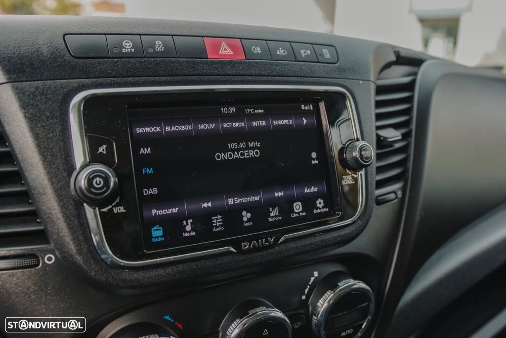 Iveco Daily 3.0 35-160 C/Plataforma - 18