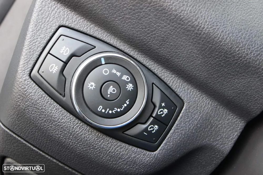 Ford Tourneo Courier 1.5 TDCi Titanium - 10