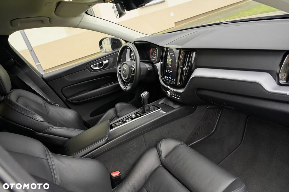 Volvo XC 60 D3 Momentum Pro - 6