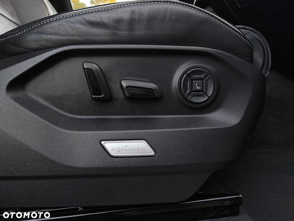 Volkswagen Touareg 3.0 V6 TDI SCR 4Mot R-Line - 25