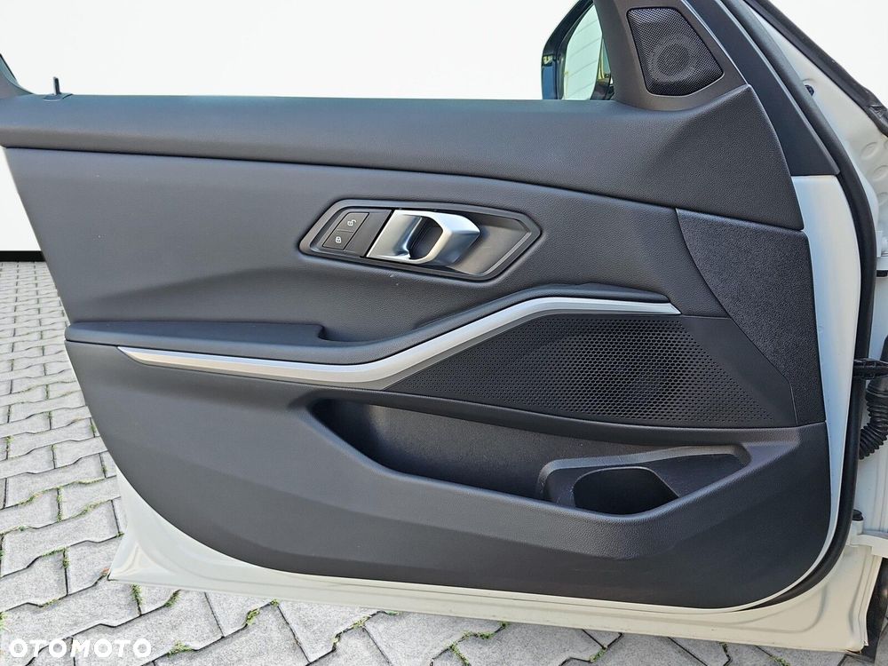 BMW Seria 3 - 17