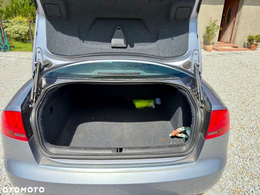 Audi A4 Limousine - 12