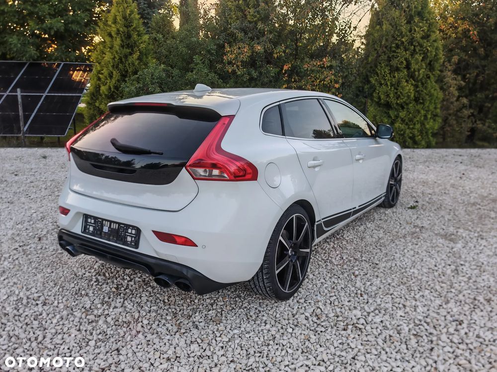 Volvo V40 T4 R Design - 22