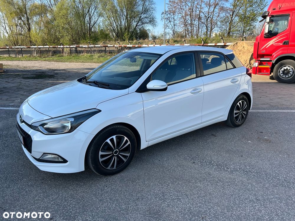 Hyundai i20 blue 1.2 - 6