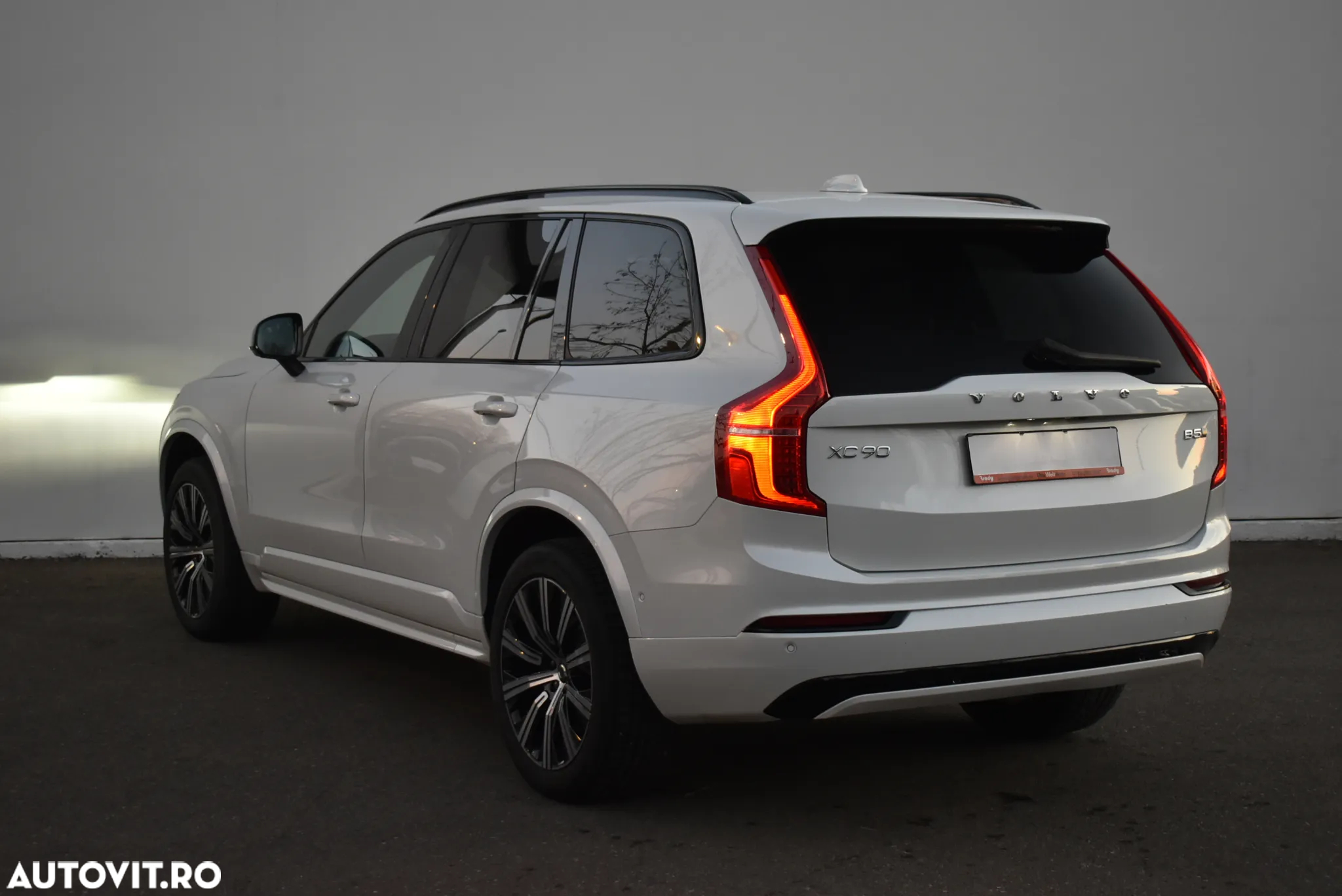 Volvo XC 90 B5 D AWD Geartronic Momentum Pro - 6