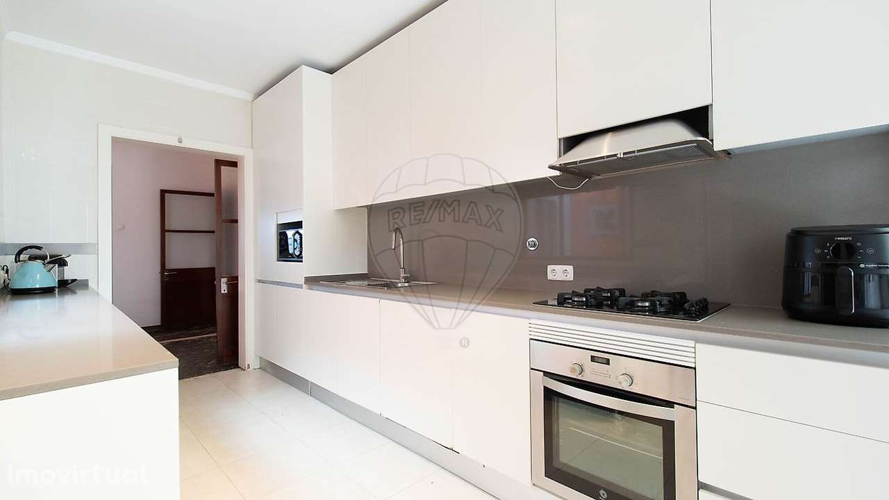 Moradia T6 para venda - Grande imagem: 2/23