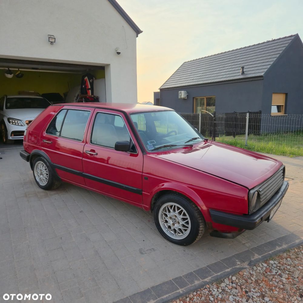 Volkswagen Golf - 6