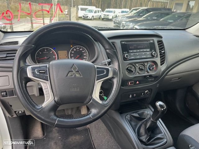 Mitsubishi L200 CLUB 4X4 154 cv 3Lug. - 10
