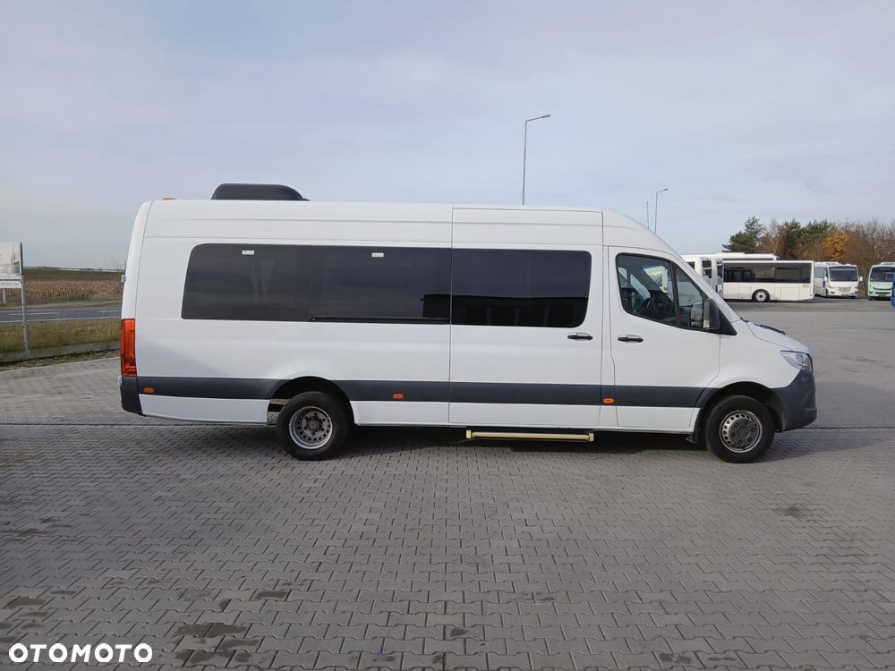 Mercedes-Benz 519 model - 7