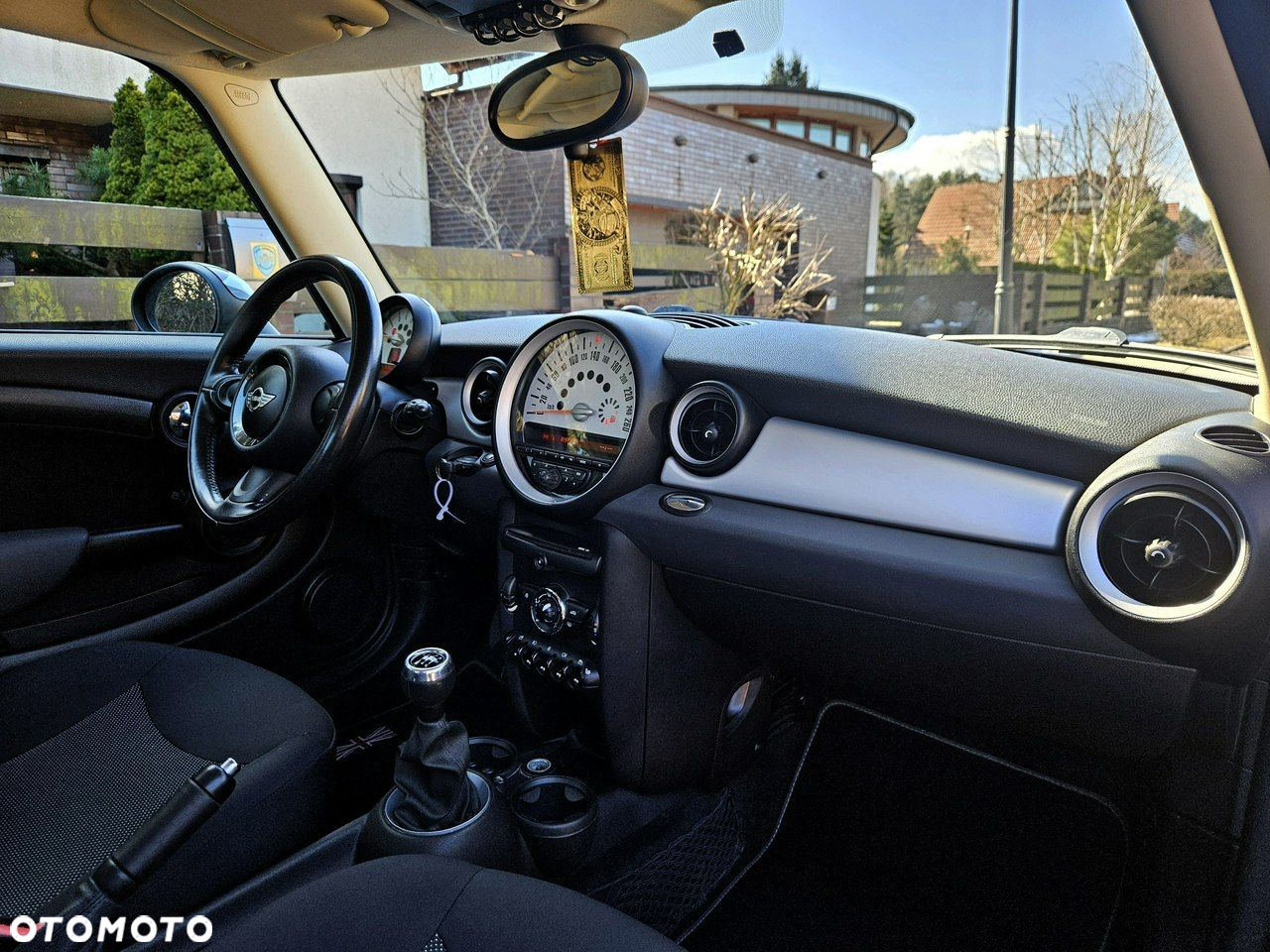 MINI ONE Standard - 6