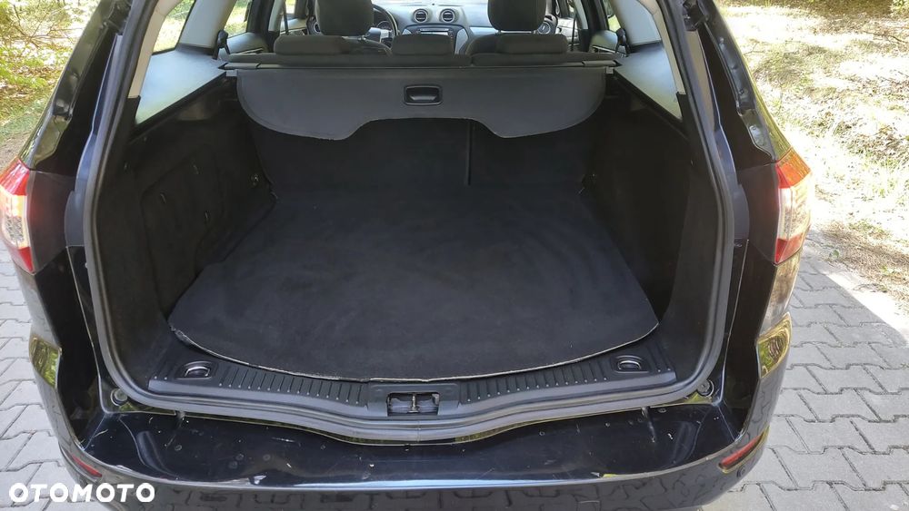 Ford Mondeo 2.0 TDCi Ghia - 11