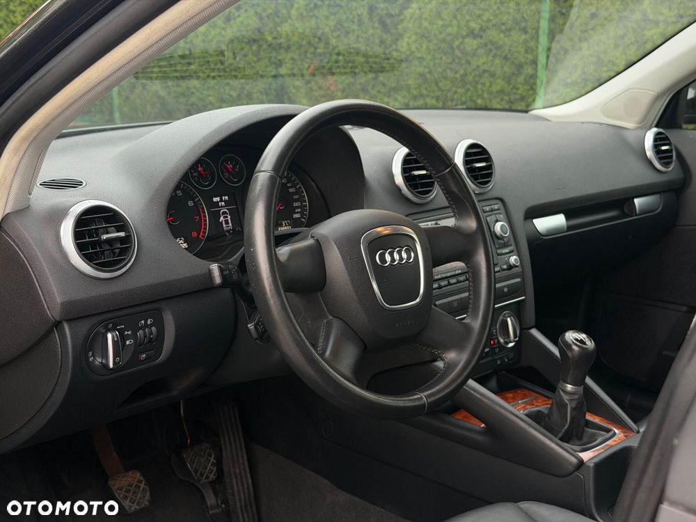 Audi A3 Sportback 1.6 S line Sportpaket (plus) - 17