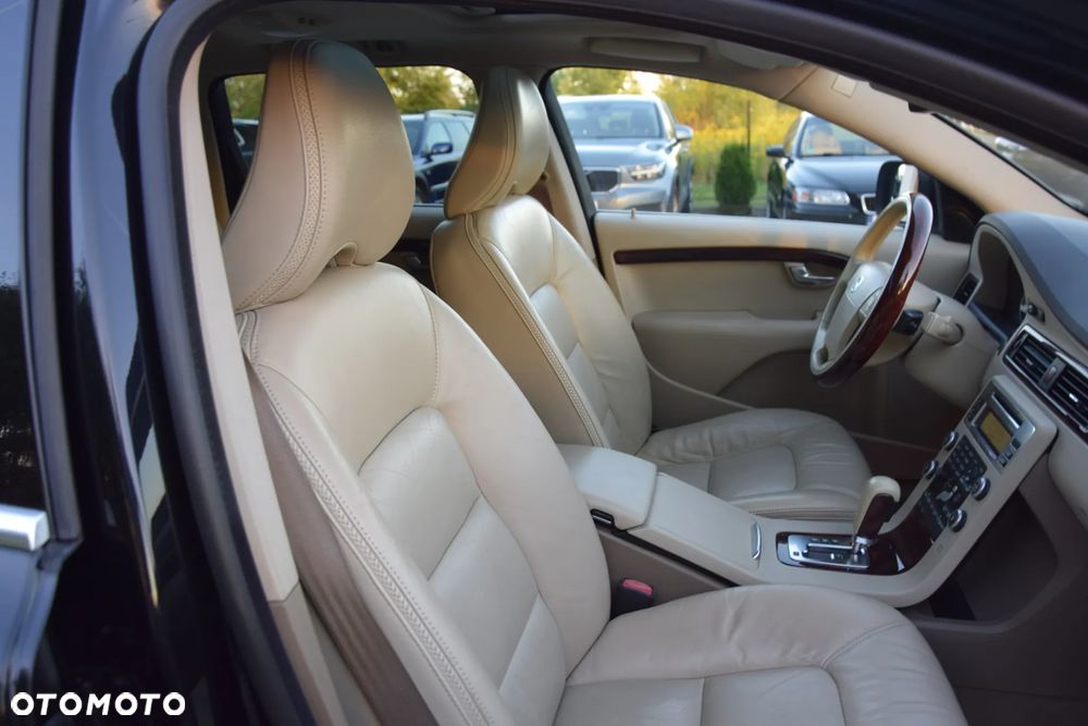 Volvo XC 70 D5 AWD Summum - 31