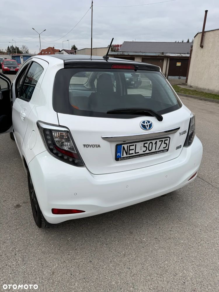 Toyota Yaris Hybrid 100 Sol - 7