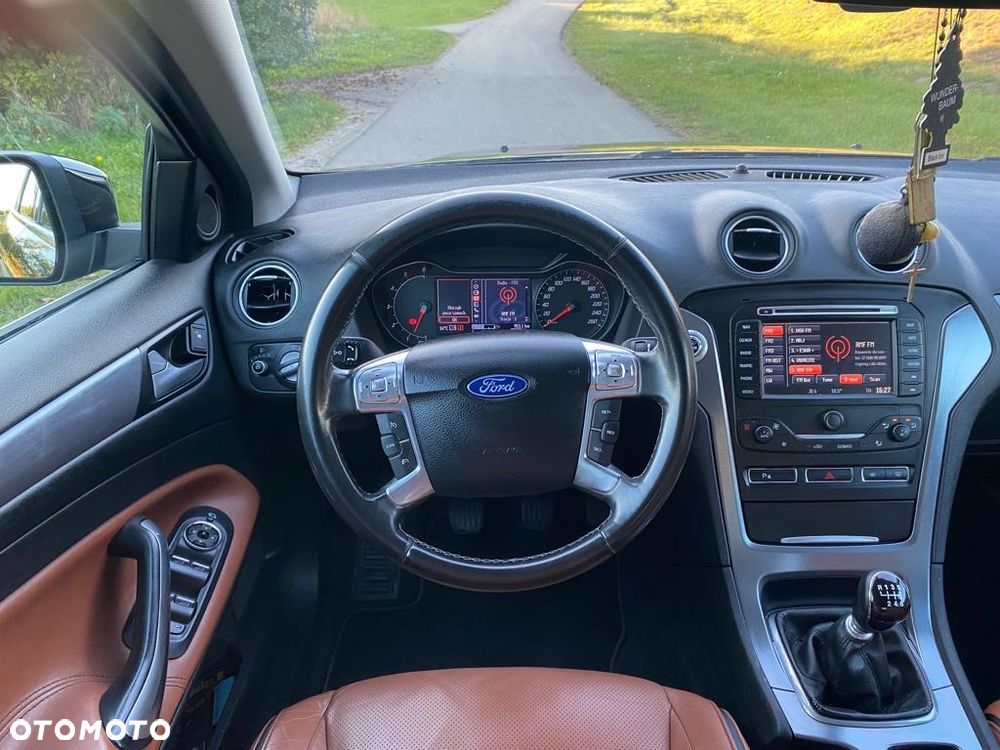Ford Mondeo - 8