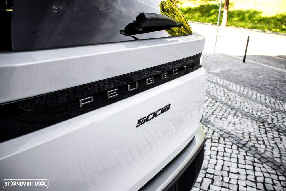 Peugeot 5008 Hybrid 136 e-DSC6 GT - 12