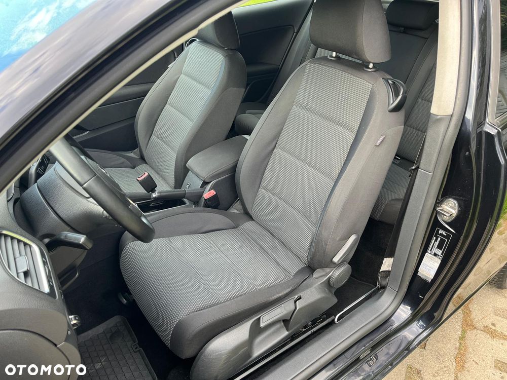 Volkswagen Golf - 6